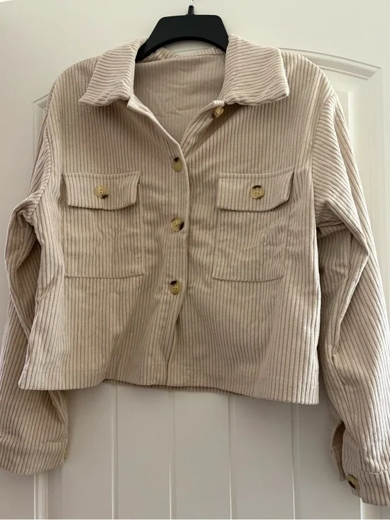 Women’S Beige Corduroy Button-Front Cropped Jacket - Picture 6 of 12
